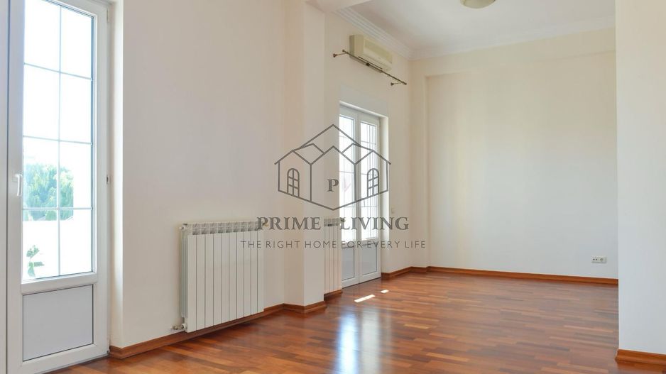 VILA DE LUX CU 6 DORMITOARE SI PISCINA + 800 MP CURTE LA INCHIRIRE - Poză 7