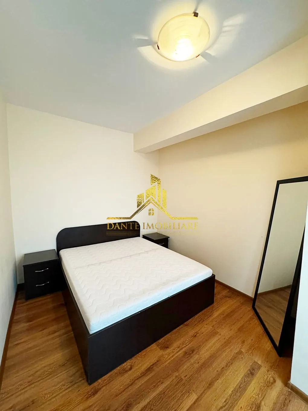 2 camere, modern, bloc nou, balcon, parcare, Central, Train — fotografia 1