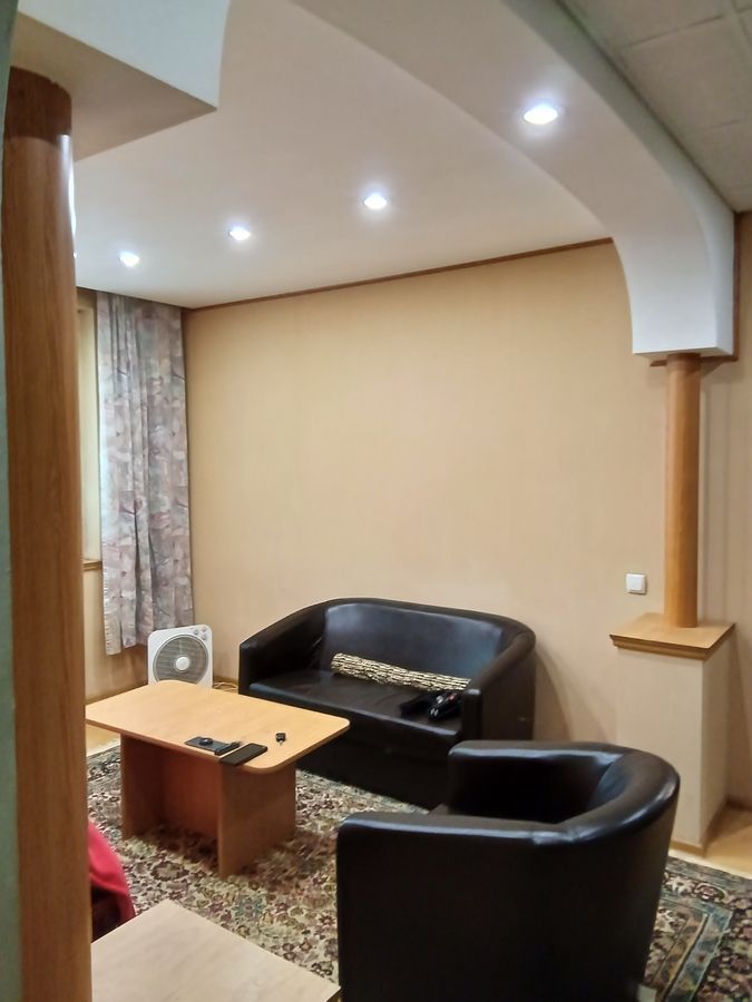Închiriere apartament 3 camere, 60 mp - Poză 1