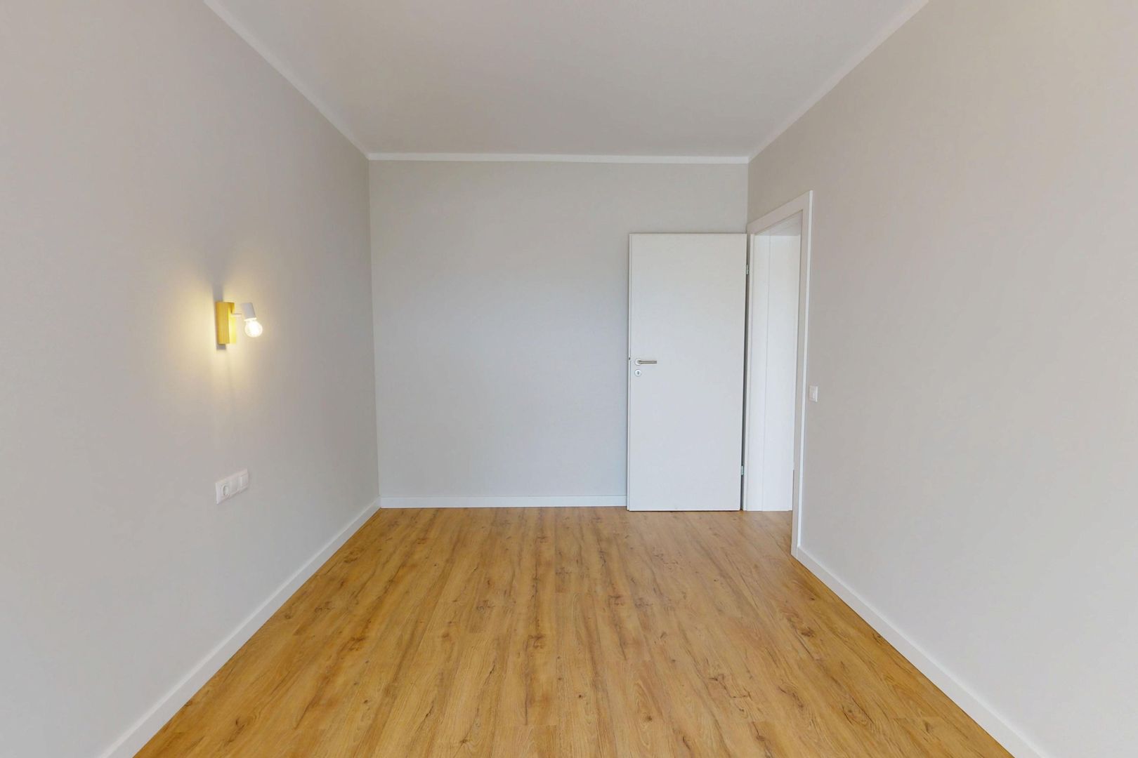 Apartament 3 camere, finisat la alb, terasă 10.42, aer conditionat - Poză 5