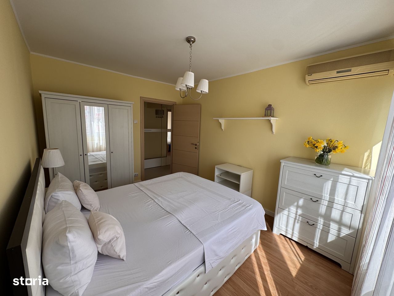 De inchiriat ap. 3 camere Bdul Alexandru Obregia sector 4 - Poză 1