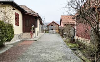 DE VANZARE CASA 5CAMERE ZONA CENTRALA TALMACIU - Poză 34