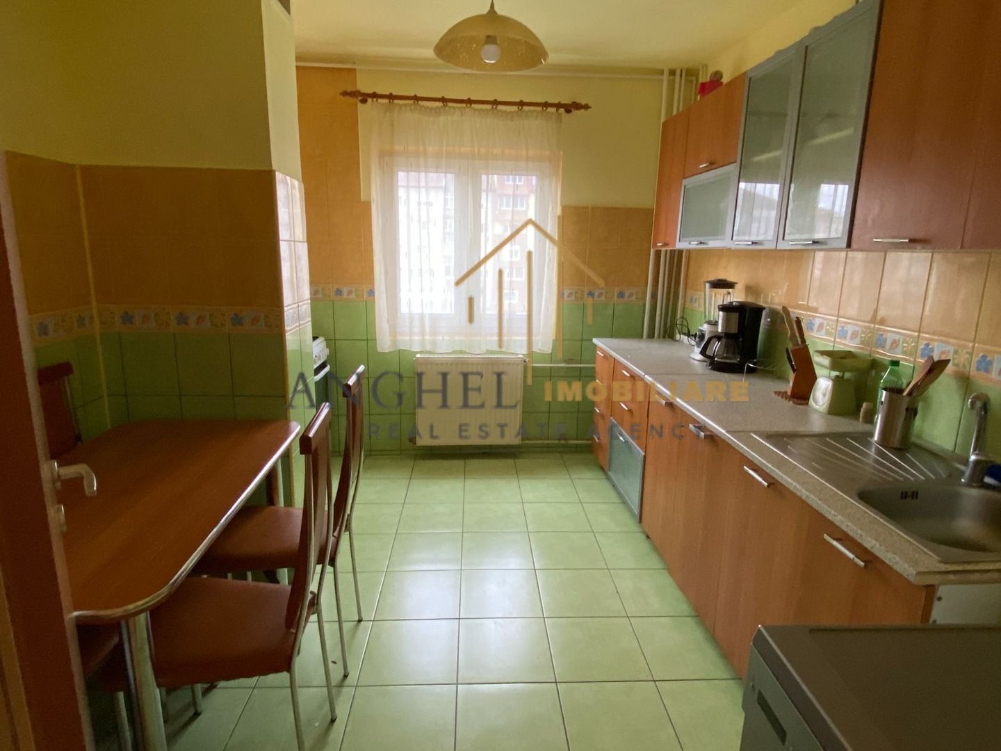 Apartament cu 4 camere, AC, masina de spalat vase, etc. Zona Soarelui - Poză 5