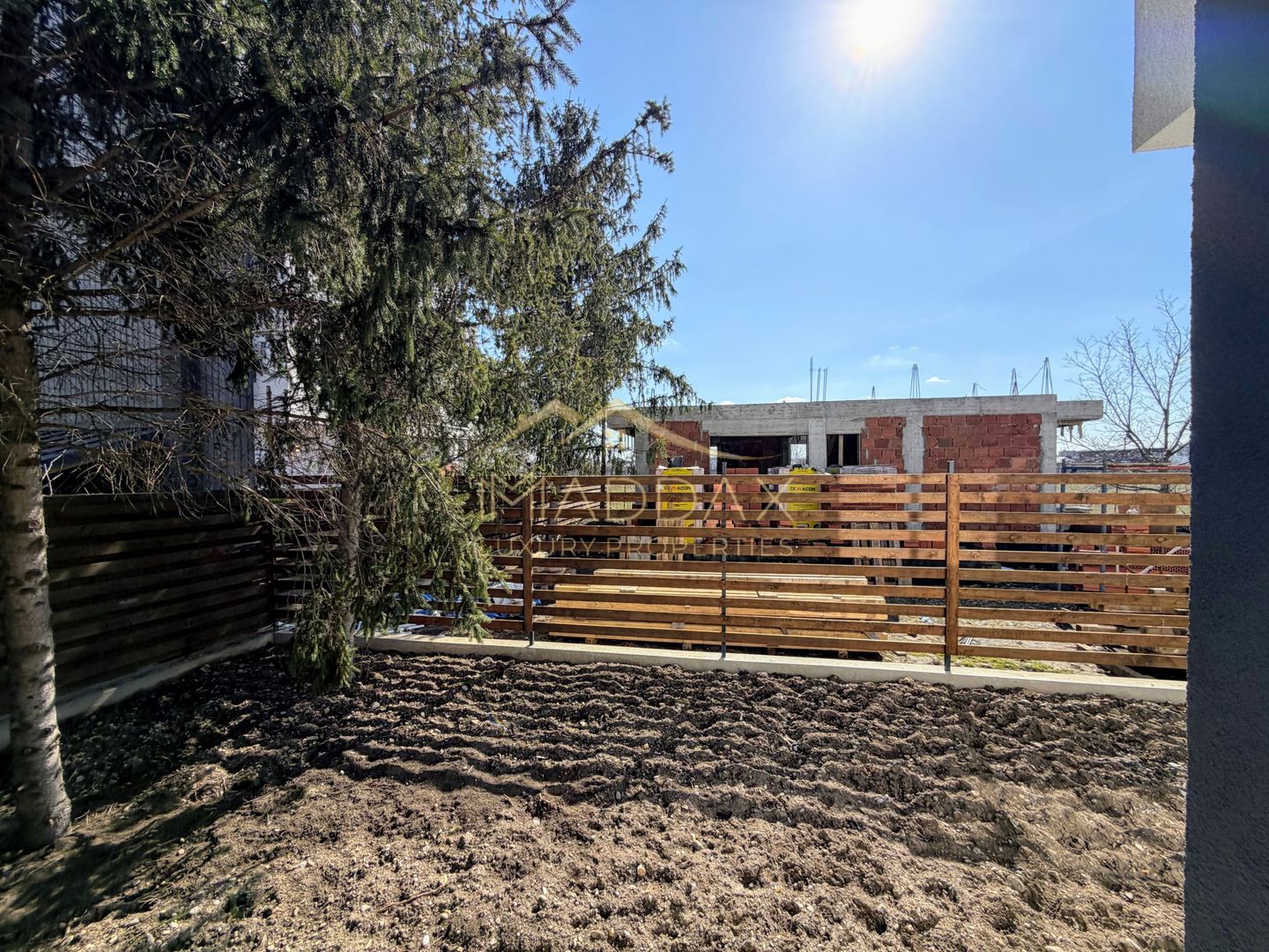 Vila moderna 6 camere // 190mp // teren 300mp // Tunari - Poză 6