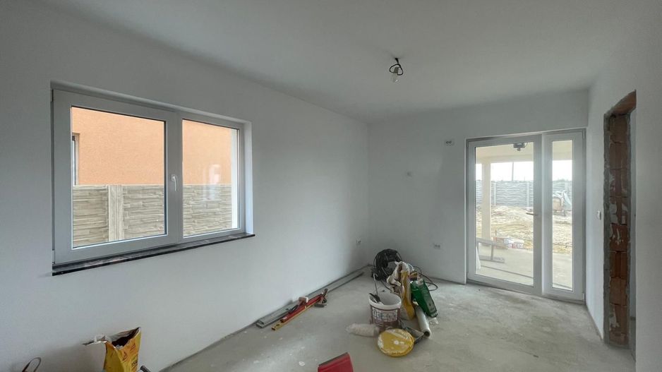 Duplex 5 camere - pozitie excelenta - Mosnita Noua - Poză 1