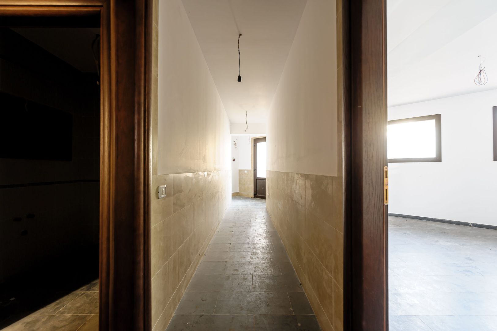 Clădire comercială în zona Grădiște. - Poză 26