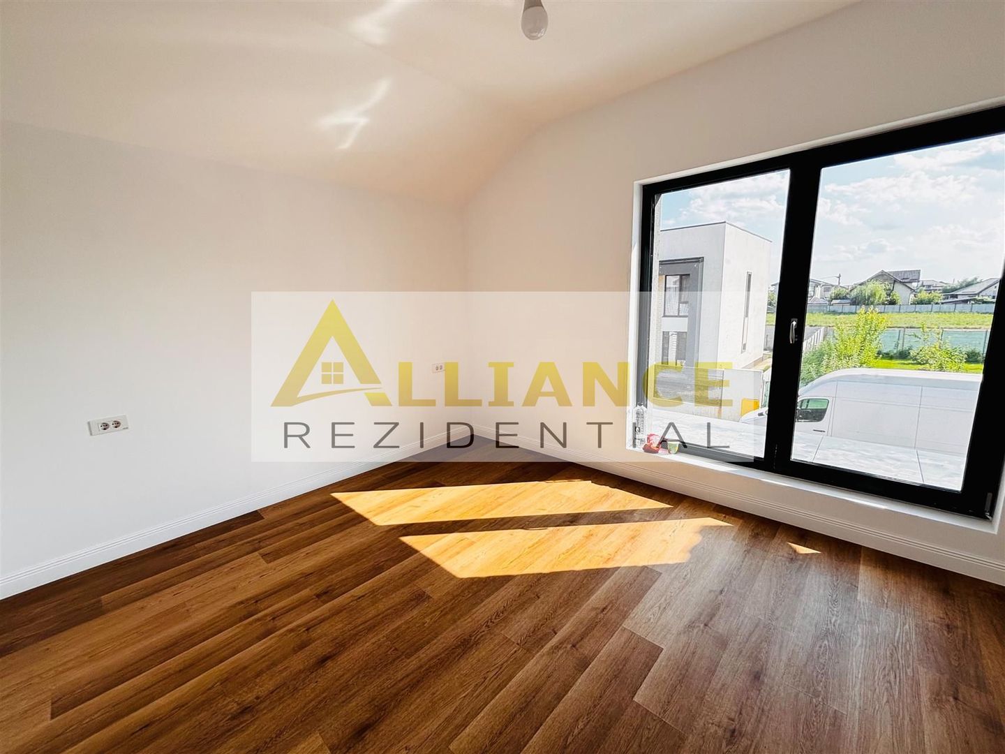 Casă individuală 5 camere  2 băi | Suprafață utilă 125 mp | Suprafața teren 310 mp - Poză 6