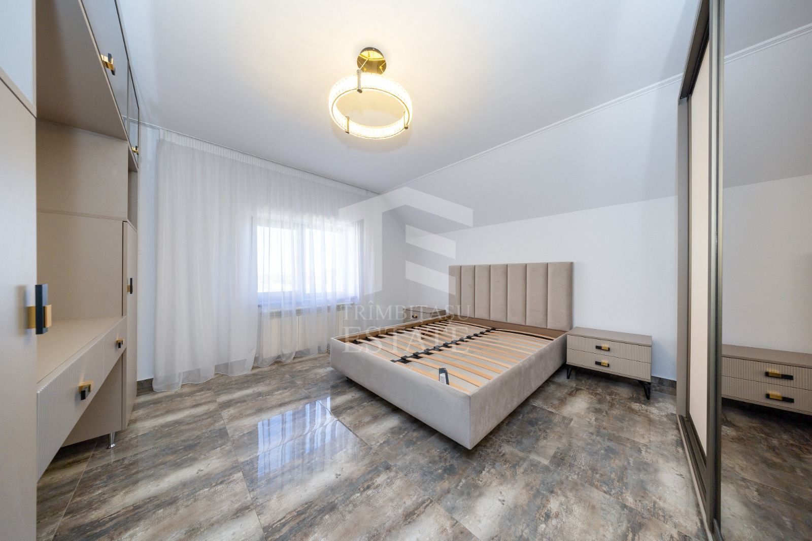 Sacele-Casa 6 dormitoare + 4 bai teren 979 mp. - Poză 20