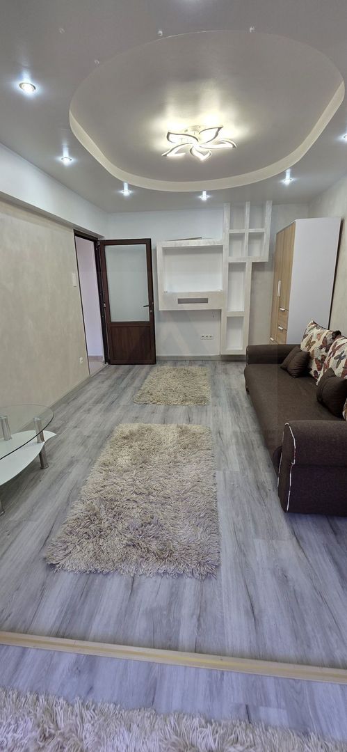Apartament renovat cu 2 camere decomandat 50 mp etajul 2/8 Bd Mihai V - Poză 4