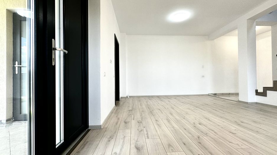 Duplex, proiect deosebit - Mosnita Veche - Poză 5