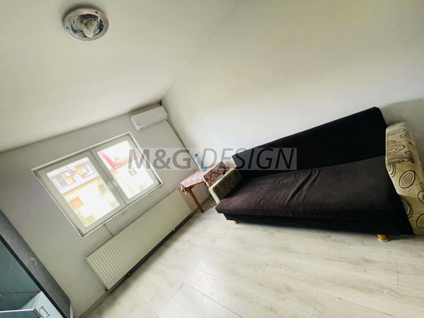 Garsoniera  zona Blascovici mobilat - Poză 1