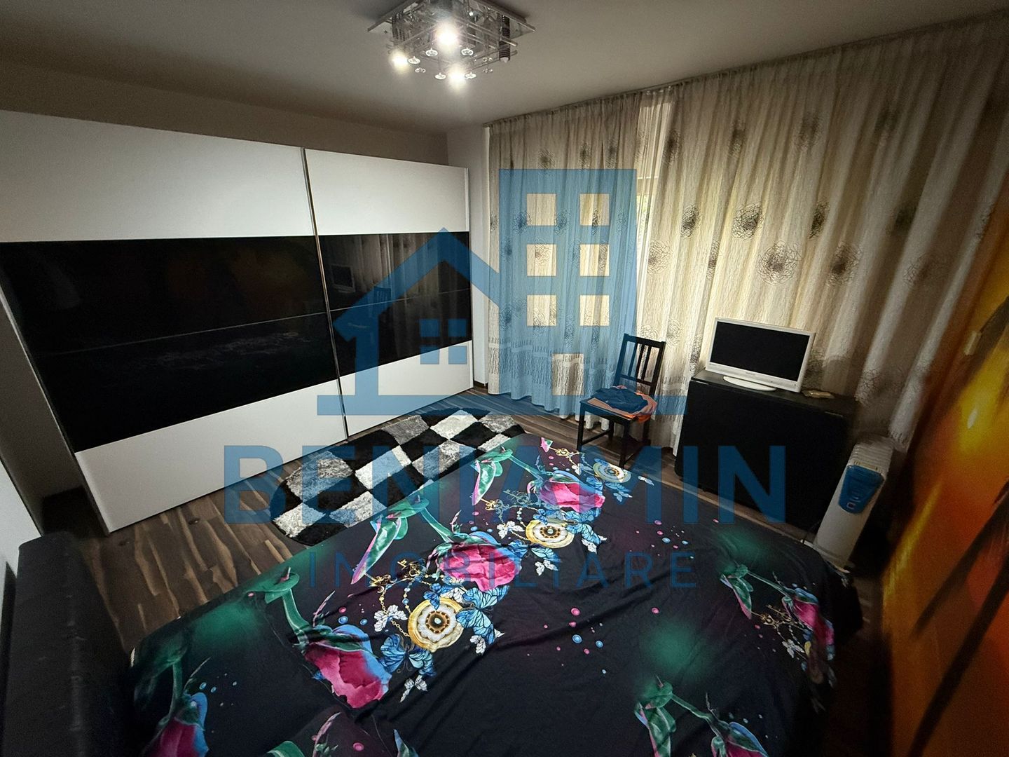 4 Camere Etaj 2 George Enescu Foarte spatios Liber 96mp An 1984 - Poză 5