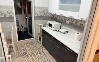Apartament 3 camere decomandat de închiriat, Iași - renovat, mobilat, etaj 1/4 - Poză 4