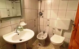 Pensiune cu 18 camere in centrul Brasovului - Poză 12