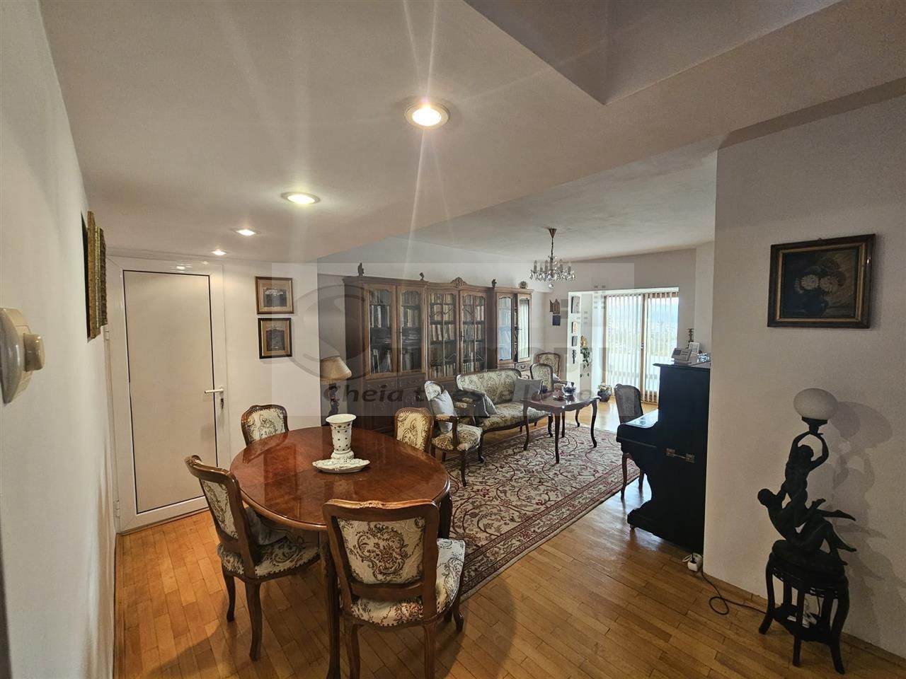 Apartament 4 camere, 95 mp – zonă Hala Centrala - Poză 3