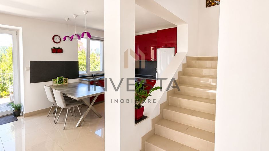 Casa tip duplex cu 4 camere de inchiriat in cartierul Europa - Poză 5