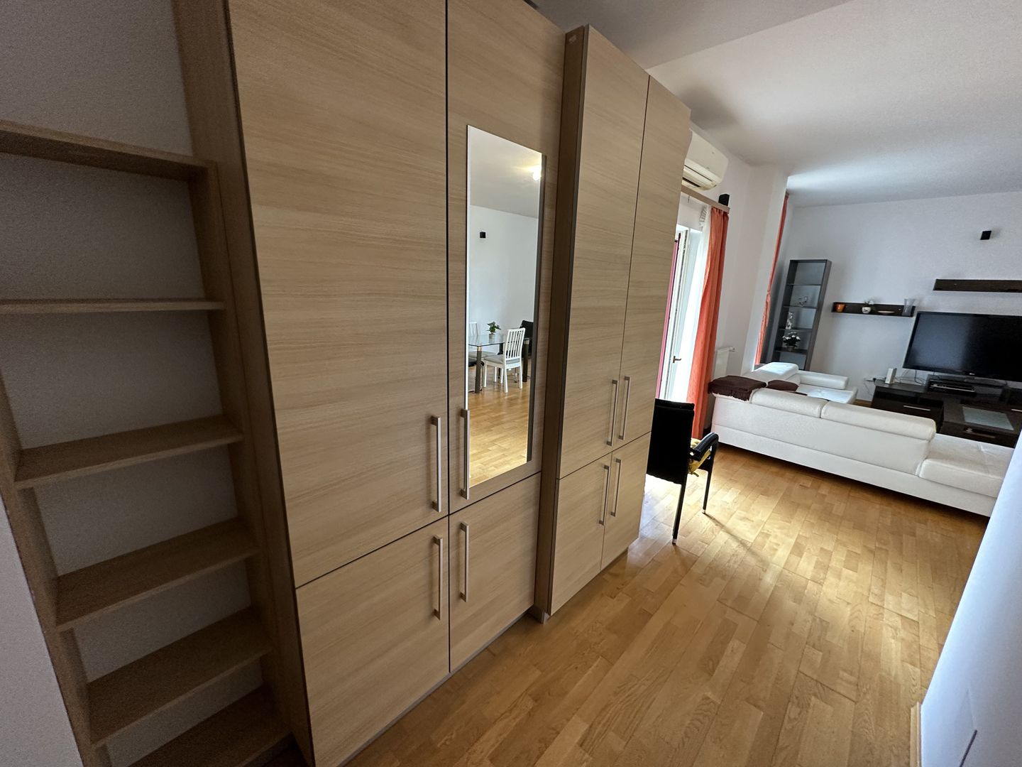 Apartament cu 3 camere - Poză 14