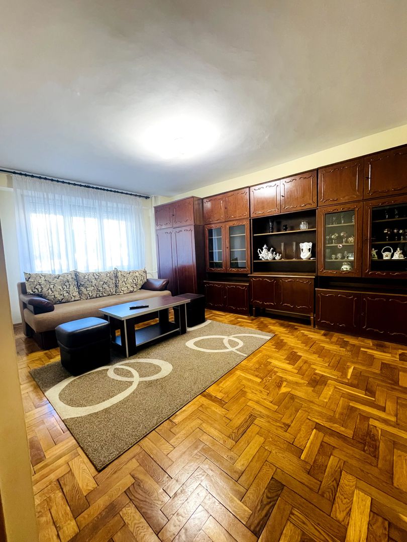 Apartament cu 3 camere DECEBAL - Poză 1
