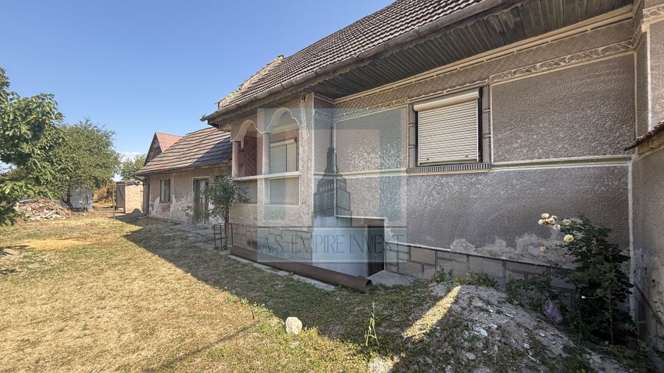 Casa 3 camere, beci ,teren 610 mp + grădină 620 mp-Loc. Cuciulata - Poză 1