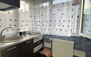 Apartament cu 3 camere de vanzare in Decebal, Oradea - Poză 8