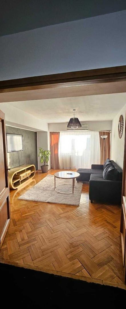 Apartament luminos rond Piata Alba Iulia - Poză 1
