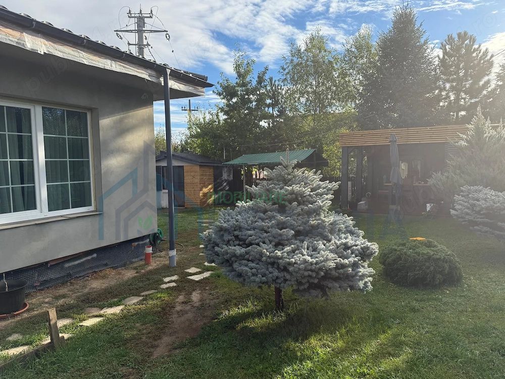Casă de vânzare în zona Bucium, teren 946 mp, grădină și foișor - Poză 6