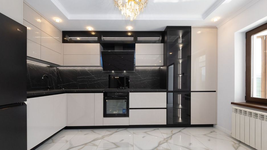 Casa 6 dormitoare+4 bai -1500 mp teren-Sacele - Poză 3