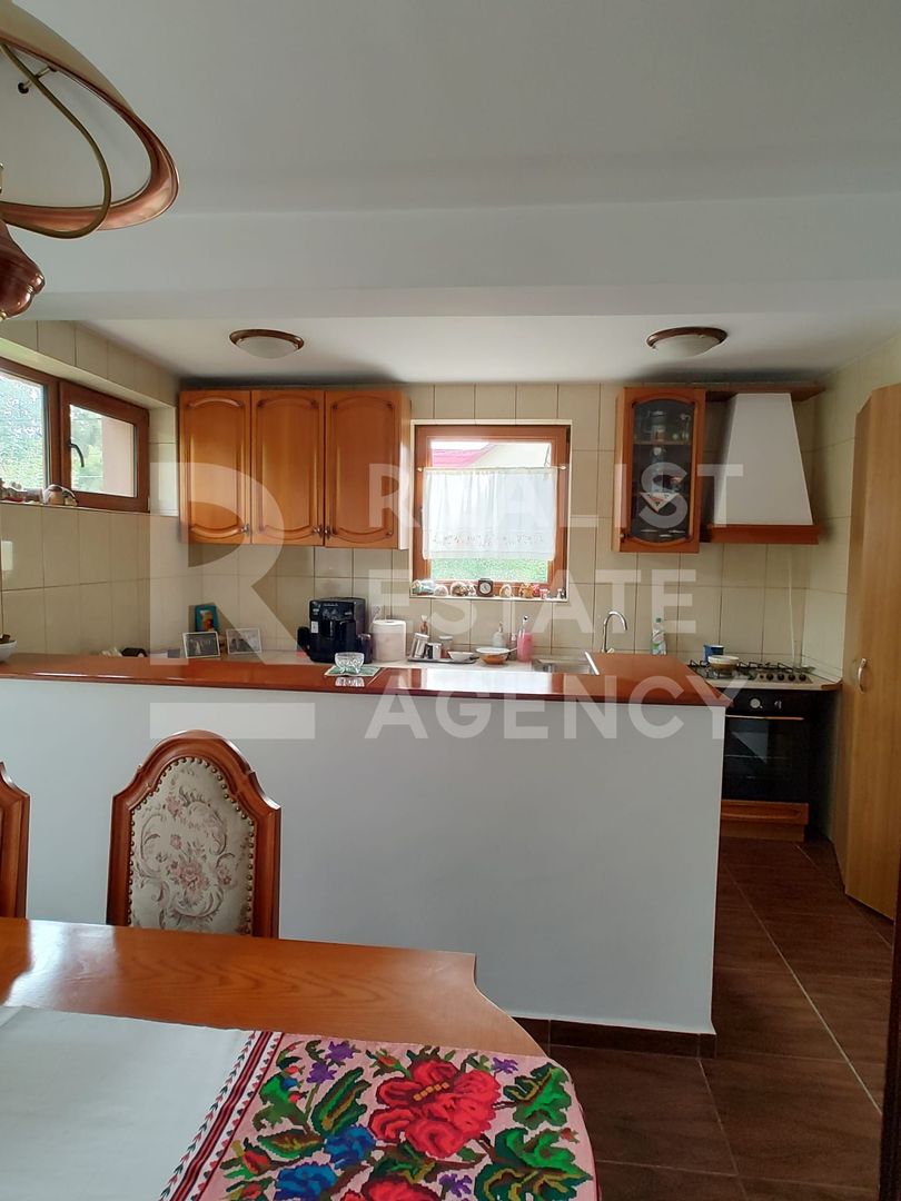 Vilă individuală 430 mp utili, teren 2.000 mp, panouri solare - Poză 10