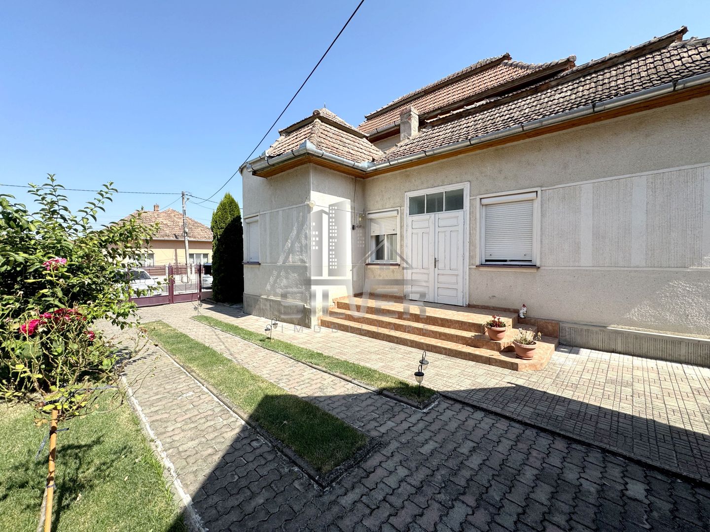 Casa cu 4 camere/teren 396mp/Garaj/Str.Stefan Augustin. - Poză 3