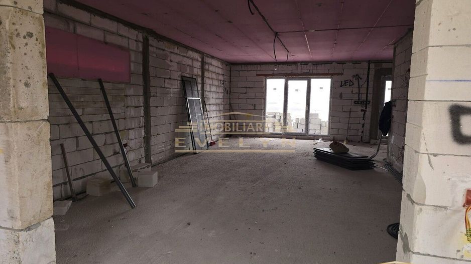 Casa la rosu de vanzare situata in Manolesti , pret 100.000 euro neg ! - Poză 6