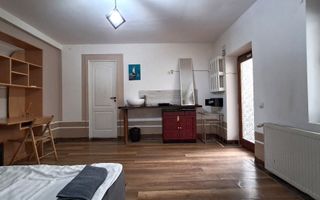 Ultracentral!! Clădire / 3 nivele – 14 camere, 300 mp utili, B-dul Eroilor!! - Poză 3