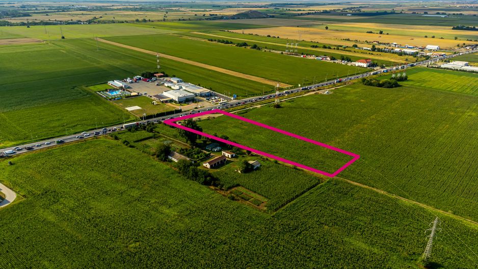 Teren vis-a-vis de reprezentanța Ford Arad - Poză 4