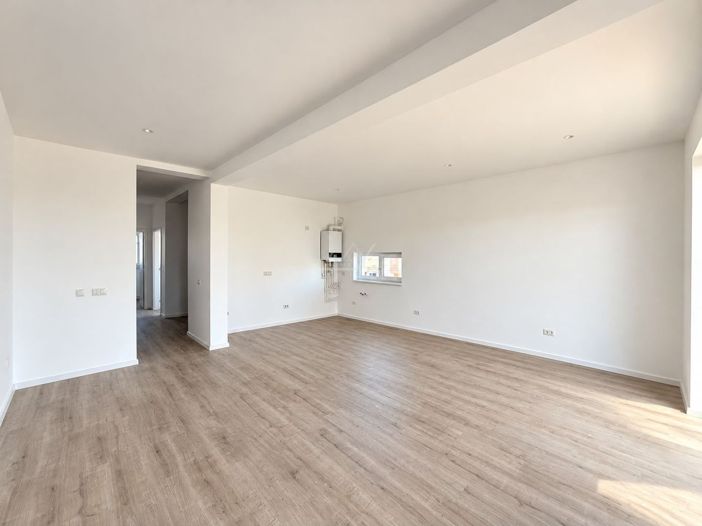 COMISION 0! Duplex finalizat cu 5 camere si 3 bai. Panouri solare. - Poză 2