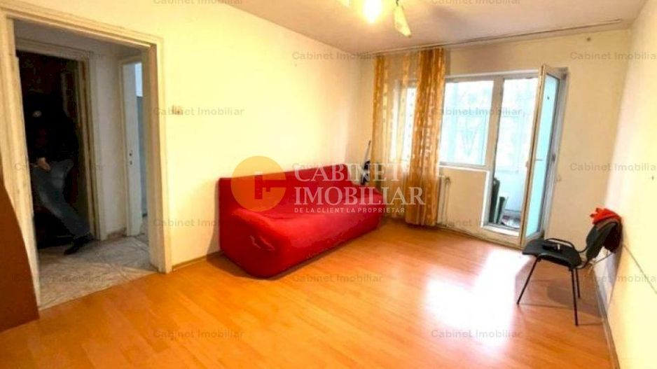 Apartament cu 3 camere - Etaj 1 - Zona Podu Ros - Poză 1