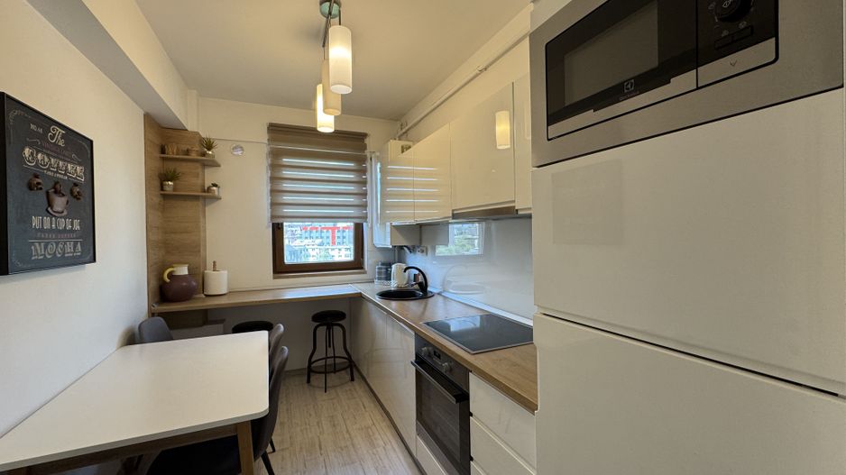 Apartament decomandat | Zona Palas | Vedere directa catre Palas - Poză 10