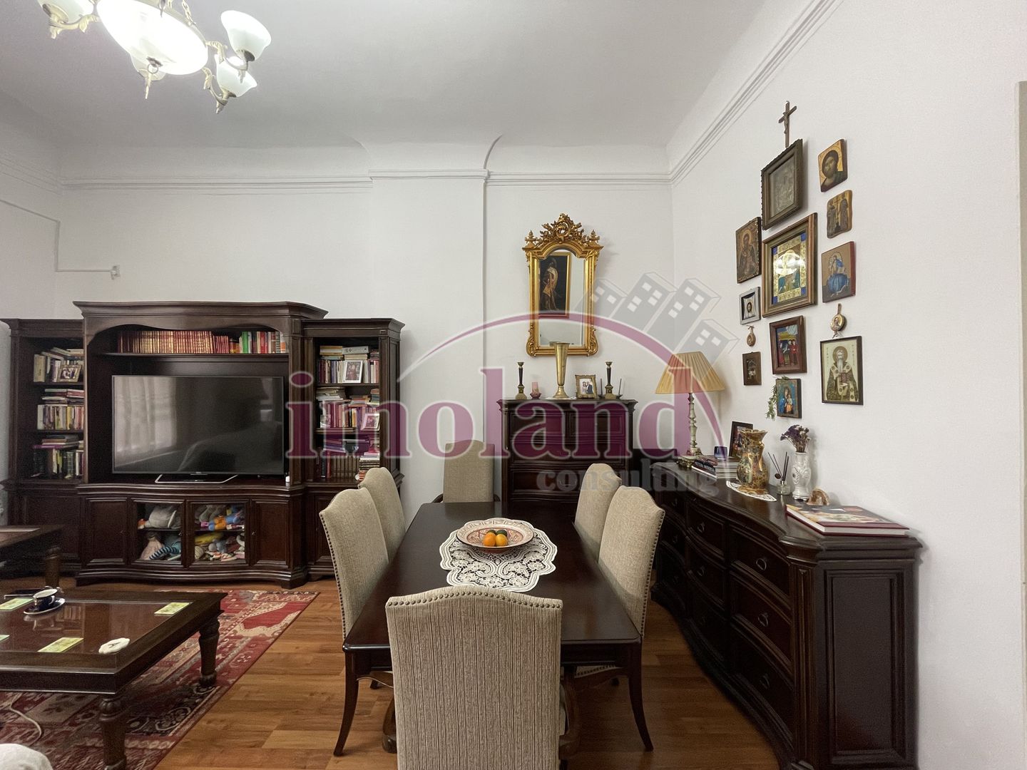 Apartament spectaculos de 4 camere într-o vilă cu farmec istoric pta Victoriei - Poză 3