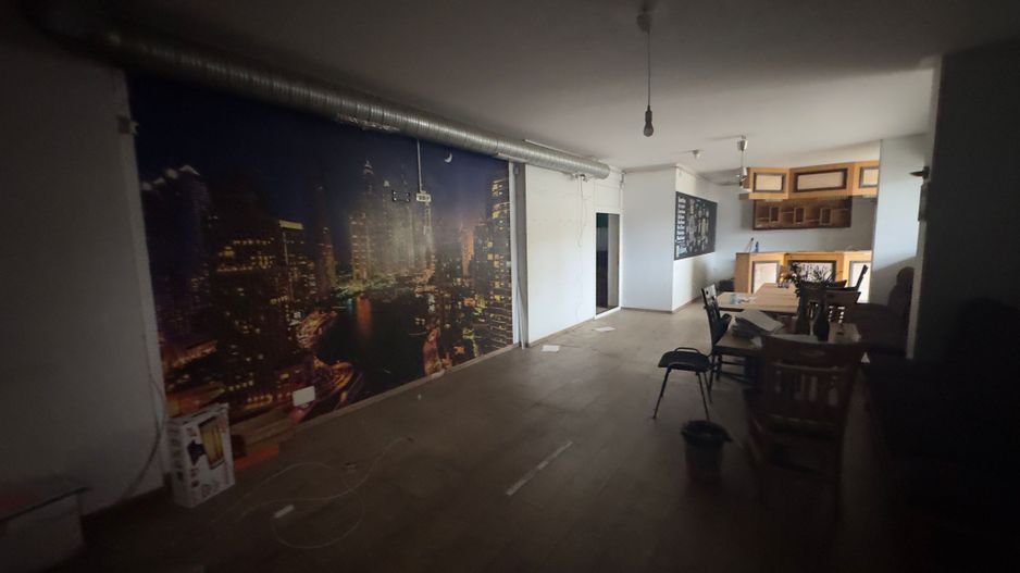 SPATIU COMERCIAL, 160 MP UTILI, CENTRALA, BLOC NOU, COMPARTIMENTAT - Poză 2