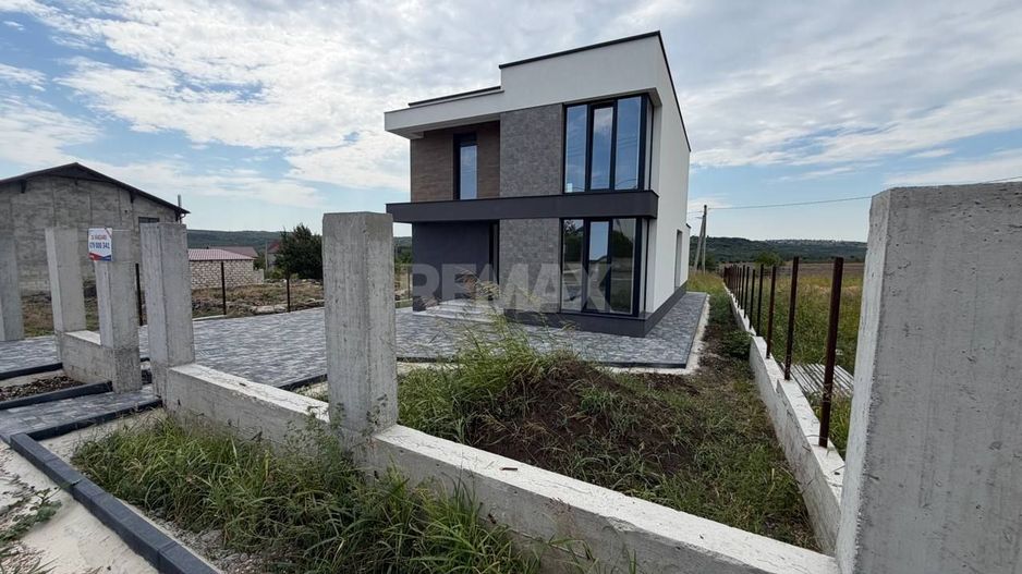 Casă modernă Hi-Tech de vânzare în Budești - Poză 4