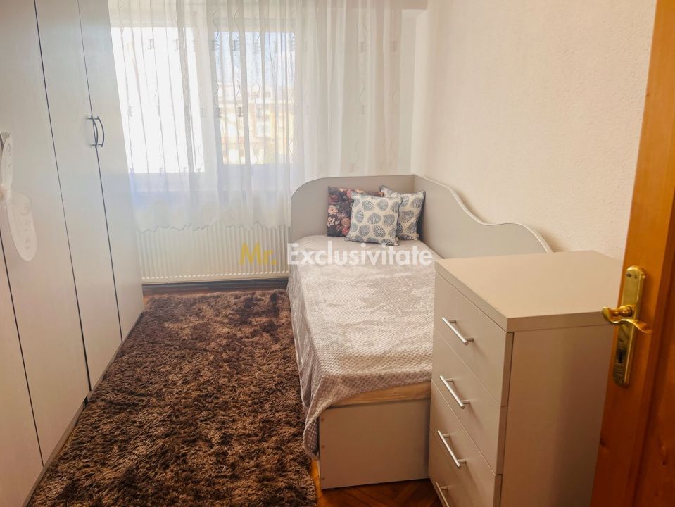 Apartament ultracentral, 3 camere, cu priveliste impresionanta, langa Mercur - Poză 3