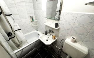 Camera -Garsoniera -24mp -Tractorul -etaj 2-Baie si bucatarie proprie - Poză 5