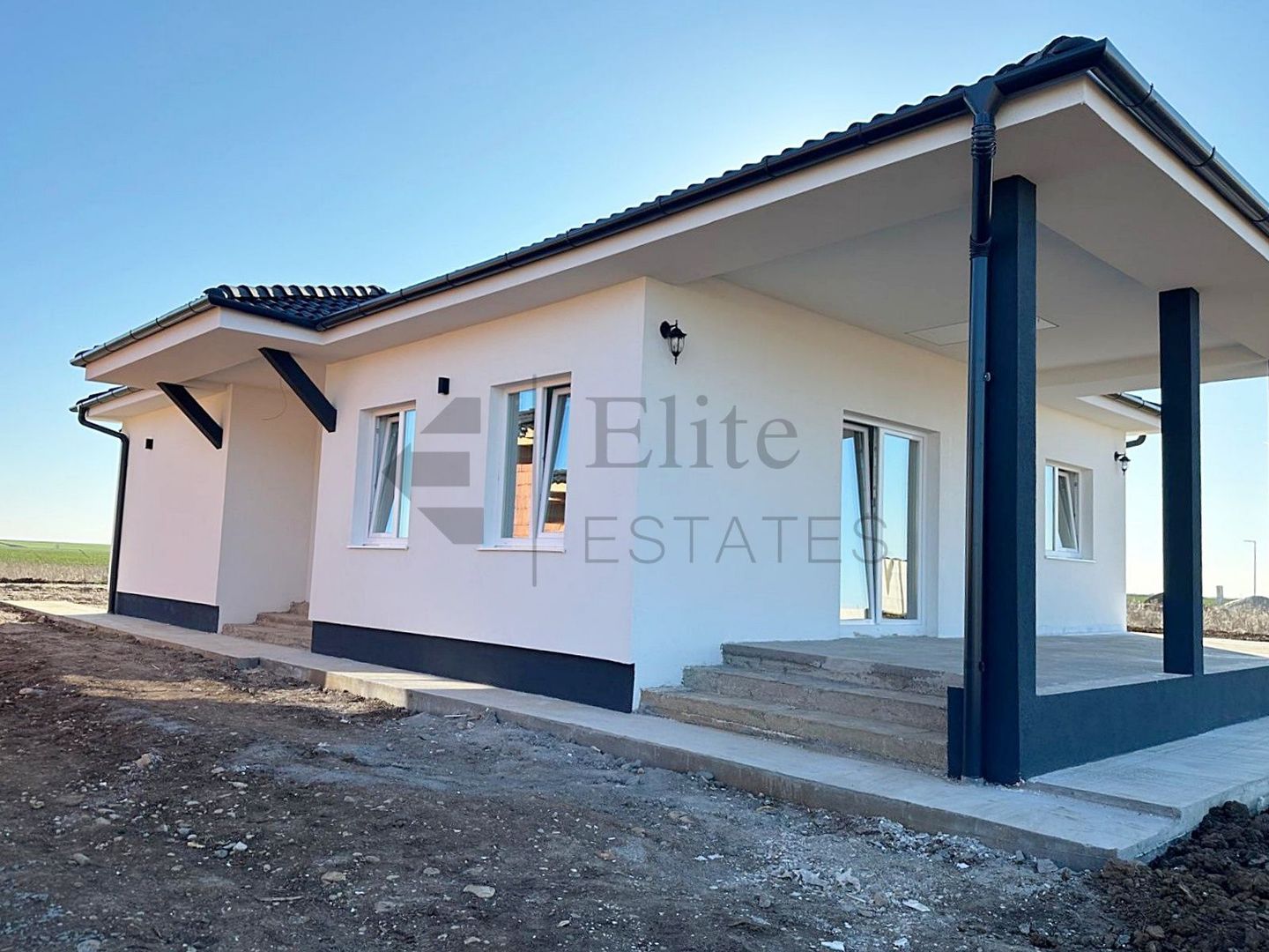 Casa cu 4 camere de vanzare in Santandrei - Poză 1