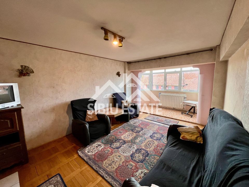 Apartament 4 camere spațios Sibiu zona Gara Mare Abatorului - Poză 1