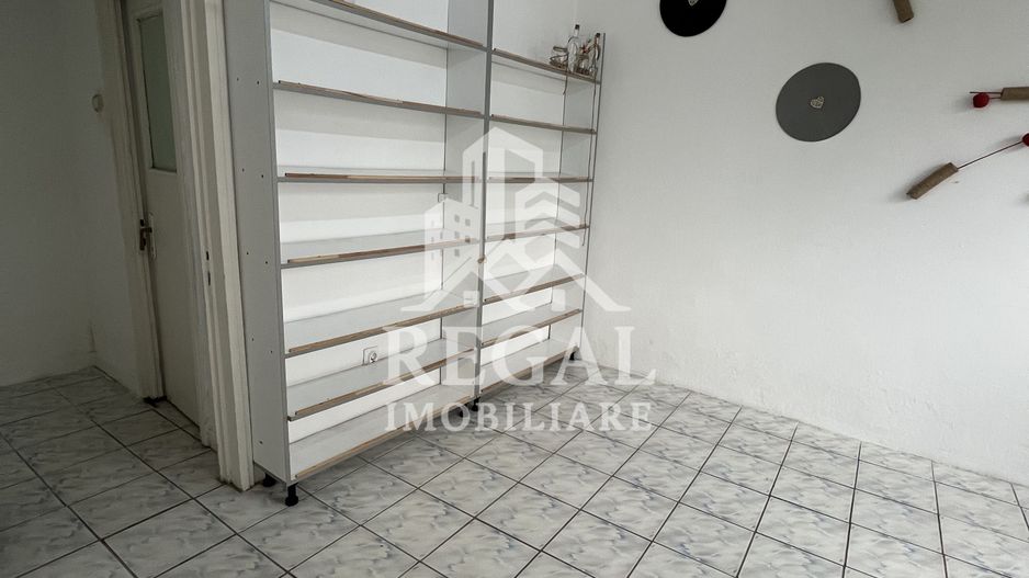 Spațiu comercial de vânzare – 47 mp utili, vitrină generoasă - Poză 2