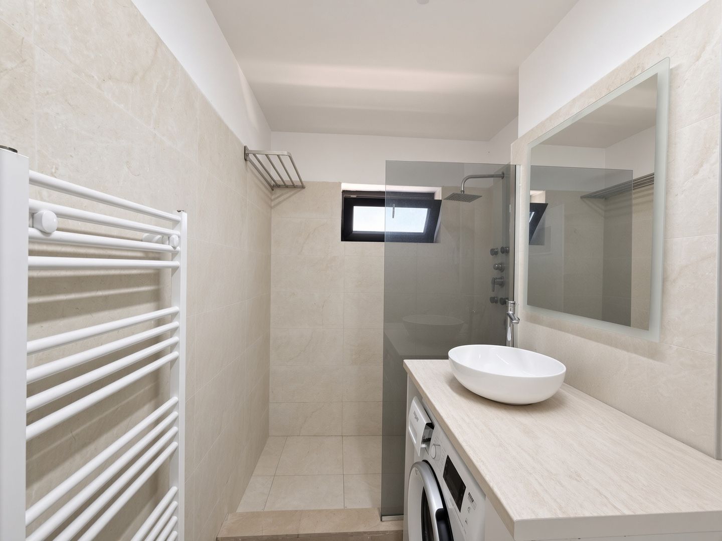 3 camere  langa plaja cu parcare | terasa si vedere la mare - Poză 7