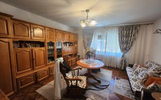 De vanzare casa 5 camere, 655mp teren, zona Cetate - Poză 7