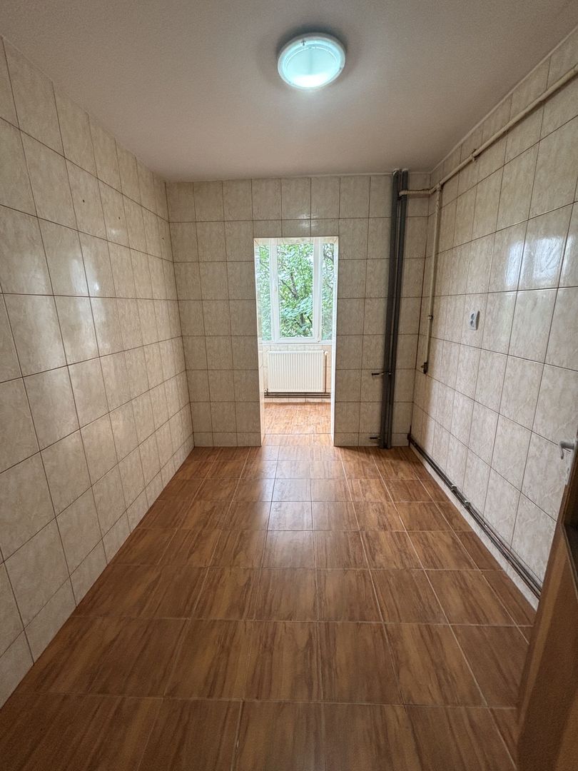 Decomandat in apropiere de Piata Verde - Poză 7