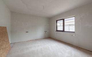 Casa sptioasa cu potential real in Maracineni la 5 pasi de Pitesti-Arges! - Poză 8