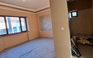 Spatiu Comercial Renovat cu Curte Interioara 7 Euro/mp - Poză 7