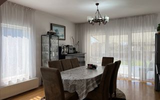 Case cu 7 camere, curte proprie + spălătorie, în Sighetu Marmației - Poză 7