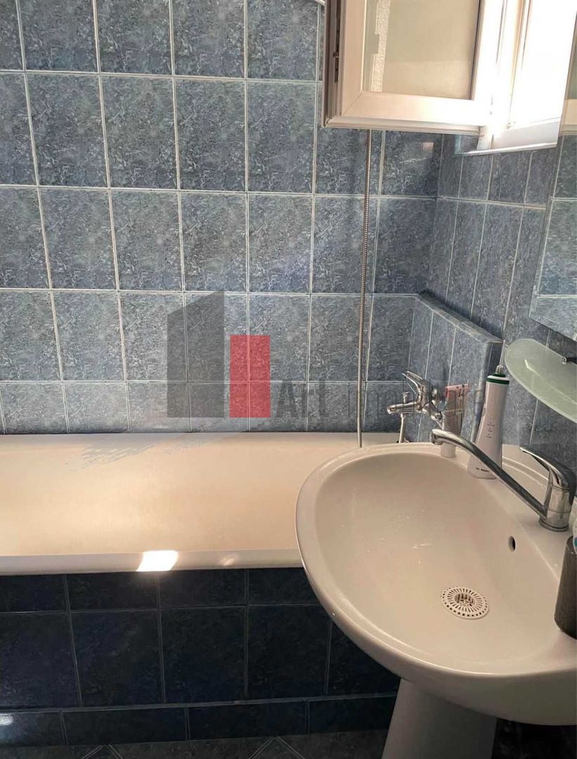 Inchiriez apartament 3 camere  si loc de parcare in zona Piata Gorjului - Poză 7